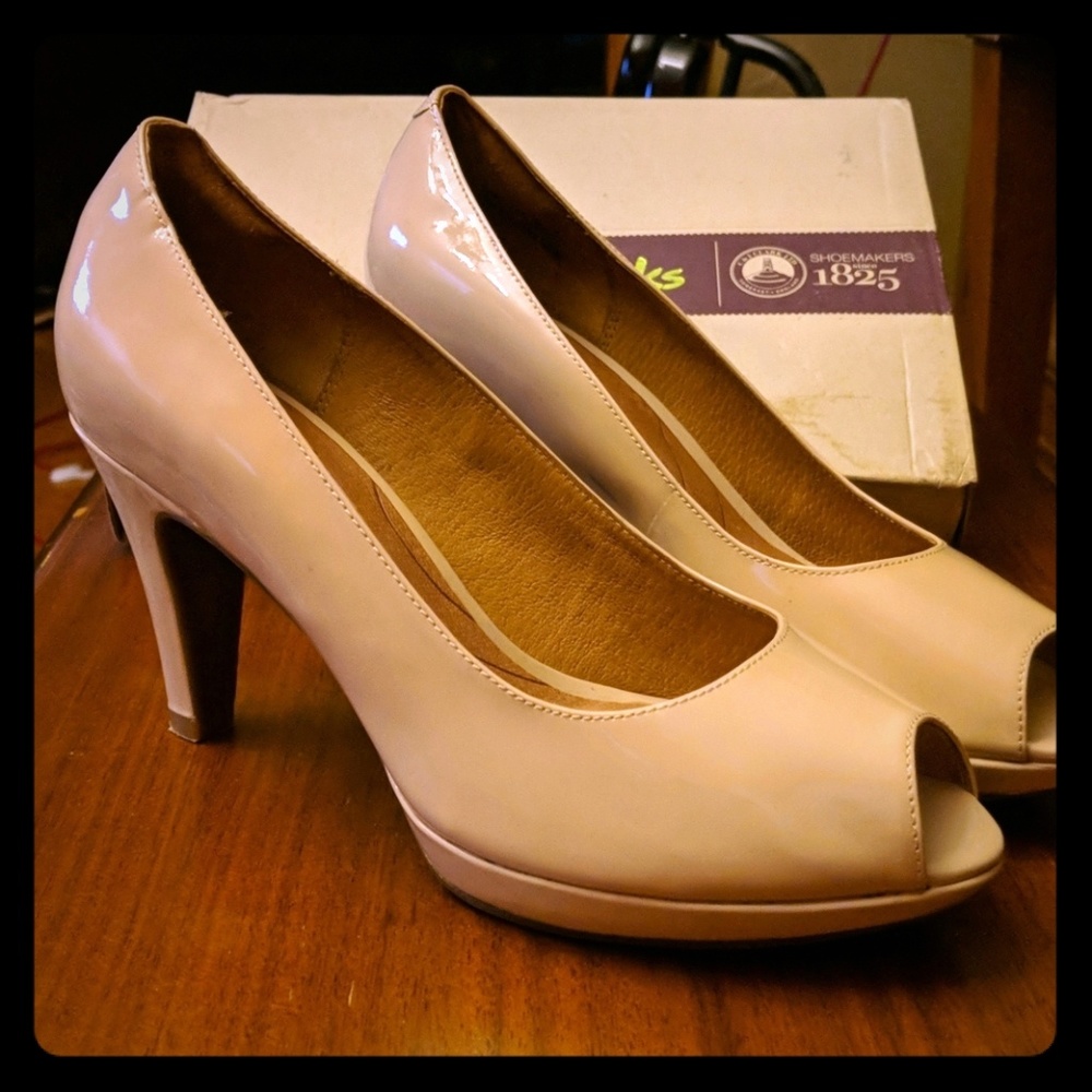 Clarks Indigo open toe nude high heels size 6 1/2